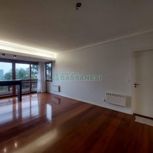 Apartamento com 250m², 3 dormitórios, 4 vagas, no bairro Madureira em Caxias do Sul para Comprar