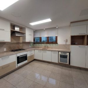 Apartamento com 250m², 3 dormitórios, 4 vagas, no bairro Madureira em Caxias do Sul para Comprar