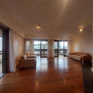 Apartamento com 250m², 3 dormitórios, 4 vagas, no bairro Madureira em Caxias do Sul para Comprar