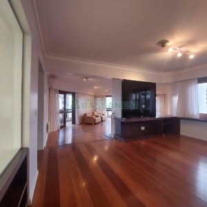 Apartamento com 250m², 3 dormitórios, 4 vagas, no bairro Madureira em Caxias do Sul para Comprar