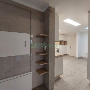 Apartamento com 250m², 3 dormitórios, 4 vagas, no bairro Madureira em Caxias do Sul para Comprar