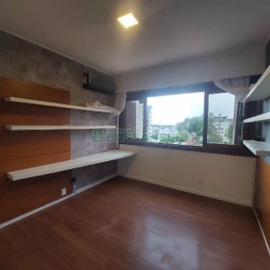 Apartamento com 250m², 3 dormitórios, 4 vagas, no bairro Madureira em Caxias do Sul para Comprar