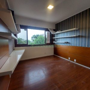 Apartamento com 250m², 3 dormitórios, 4 vagas, no bairro Madureira em Caxias do Sul para Comprar