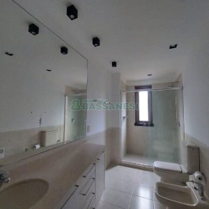 Apartamento com 250m², 3 dormitórios, 4 vagas, no bairro Madureira em Caxias do Sul para Comprar