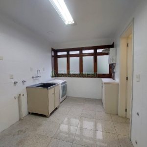 Apartamento com 250m², 3 dormitórios, 4 vagas, no bairro Madureira em Caxias do Sul para Comprar