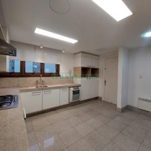 Apartamento com 250m², 3 dormitórios, 4 vagas, no bairro Madureira em Caxias do Sul para Comprar