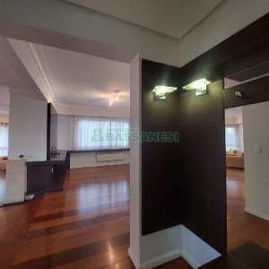 Apartamento com 250m², 3 dormitórios, 4 vagas, no bairro Madureira em Caxias do Sul para Comprar