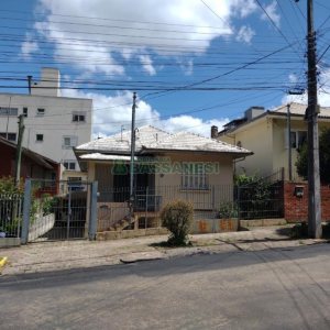 Casa com 208m², 2 dormitórios, 1 vaga, no bairro São Leopoldo em Caxias do Sul para Comprar