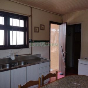 Casa com 208m², 2 dormitórios, 1 vaga, no bairro São Leopoldo em Caxias do Sul para Comprar