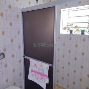 Casa com 208m², 2 dormitórios, 1 vaga, no bairro São Leopoldo em Caxias do Sul para Comprar