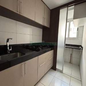 Apartamento com 51m², 2 dormitórios, 1 vaga, no bairro São Caetano em Caxias do Sul para Alugar