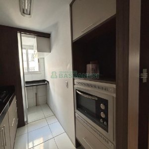 Apartamento com 51m², 2 dormitórios, 1 vaga, no bairro São Caetano em Caxias do Sul para Alugar
