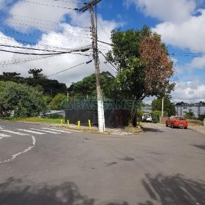 Terreno com 383m², no bairro Cinqüentenário em Caxias do Sul para Comprar