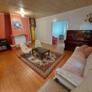 Casa com 450m², 5 dormitórios, 2 vagas, no bairro Centro em Caxias do Sul para Comprar