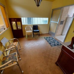 Casa com 450m², 5 dormitórios, 2 vagas, no bairro Centro em Caxias do Sul para Comprar