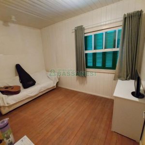 Casa com 450m², 5 dormitórios, 2 vagas, no bairro Centro em Caxias do Sul para Comprar