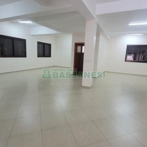 Loja com 150m², no bairro Kayser em Caxias do Sul para Alugar