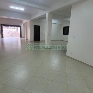 Loja com 150m², no bairro Kayser em Caxias do Sul para Alugar