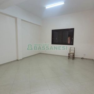 Loja com 150m², no bairro Kayser em Caxias do Sul para Alugar