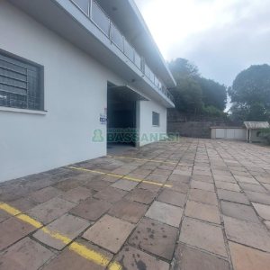 Pavilhão com 300m², no bairro De Lazzer em Caxias do Sul para Alugar