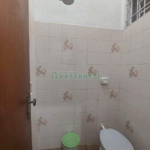 Pavilhão com 300m², no bairro De Lazzer em Caxias do Sul para Alugar