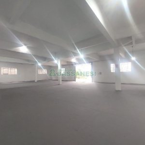 Pavilhão com 300m², no bairro De Lazzer em Caxias do Sul para Alugar