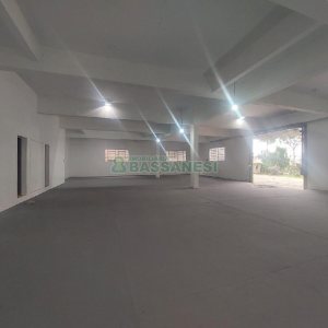 Pavilhão com 300m², no bairro De Lazzer em Caxias do Sul para Alugar