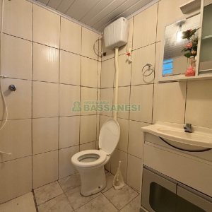 Casa com 42m², 1 dormitório, 1 vaga, no bairro Centenário em Caxias do Sul para Alugar