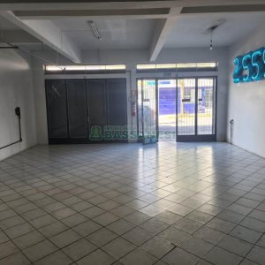 Loja com 400m², no bairro Nossa Senhora de Lourdes em Caxias do Sul para Alugar ou Comprar