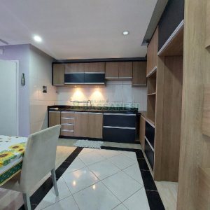 Apto Mobiliado com 55m², 2 dormitórios, 1 vaga, no bairro Vinhedos em Caxias do Sul para Comprar