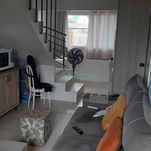 Sobrado com 62m², 2 dormitórios, 1 vaga, no bairro Esplanada em Caxias do Sul para Comprar