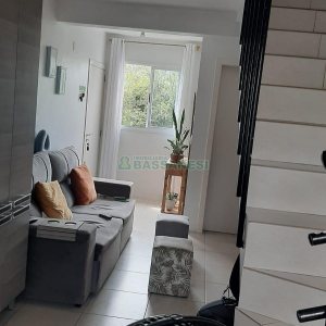 Sobrado com 62m², 2 dormitórios, 1 vaga, no bairro Esplanada em Caxias do Sul para Comprar