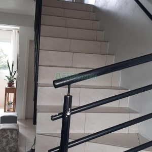 Sobrado com 62m², 2 dormitórios, 1 vaga, no bairro Esplanada em Caxias do Sul para Comprar