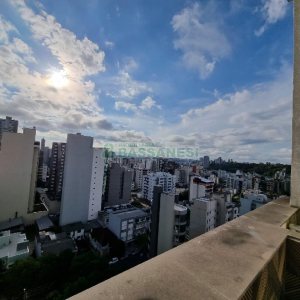 Apto Mobiliado com 84m², 1 dormitório, 2 vagas, no bairro Centro em Caxias do Sul para Alugar