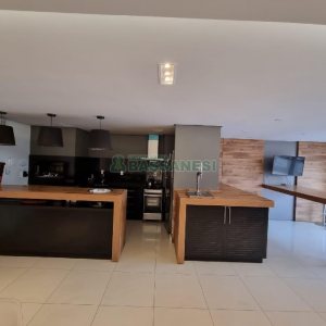 Apto Mobiliado com 84m², 1 dormitório, 2 vagas, no bairro Centro em Caxias do Sul para Alugar