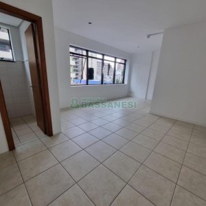 Sala com 50m², no bairro Centro em Caxias do Sul para Alugar