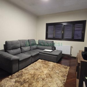 Casa com 500m², 4 dormitórios, 4 vagas, no bairro Esplanada em Caxias do Sul para Comprar