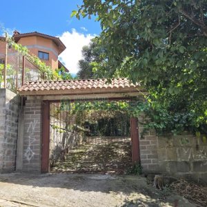 Casa com 500m², 4 dormitórios, 4 vagas, no bairro Esplanada em Caxias do Sul para Comprar