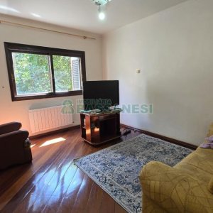 Casa com 500m², 4 dormitórios, 4 vagas, no bairro Esplanada em Caxias do Sul para Comprar