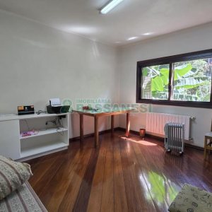 Casa com 500m², 4 dormitórios, 4 vagas, no bairro Esplanada em Caxias do Sul para Comprar