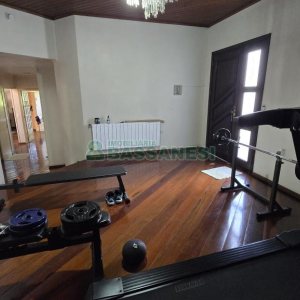 Casa com 500m², 4 dormitórios, 4 vagas, no bairro Esplanada em Caxias do Sul para Comprar