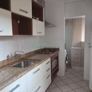 Apartamento com 77m², 2 dormitórios, 1 vaga, no bairro Madureira em Caxias do Sul para Comprar