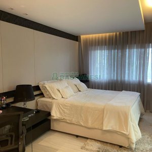 Apartamento com 230m², 3 dormitórios, 2 vagas, no bairro São Pelegrino em Caxias do Sul para Comprar