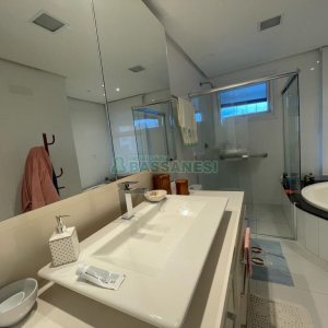 Apartamento com 230m², 3 dormitórios, 2 vagas, no bairro São Pelegrino em Caxias do Sul para Comprar