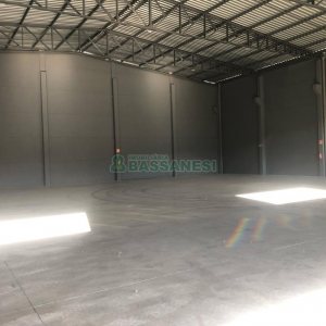 Pavilhão com 576m², no bairro Jardim das Hortências em Caxias do Sul para Alugar