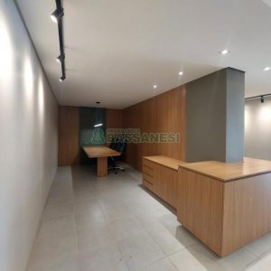 Loja com 220m², no bairro Villagio Iguatemi em Caxias do Sul para Alugar