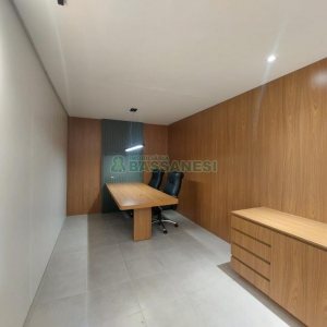 Loja com 220m², no bairro Villagio Iguatemi em Caxias do Sul para Alugar