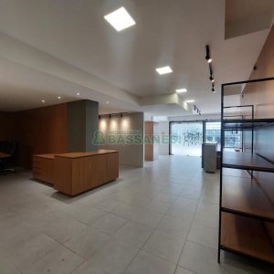 Loja com 220m², no bairro Villagio Iguatemi em Caxias do Sul para Alugar