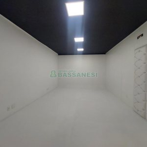 Loja com 220m², no bairro Villagio Iguatemi em Caxias do Sul para Alugar