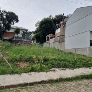 Terreno com 360m², no bairro Vinhedos em Caxias do Sul para Comprar